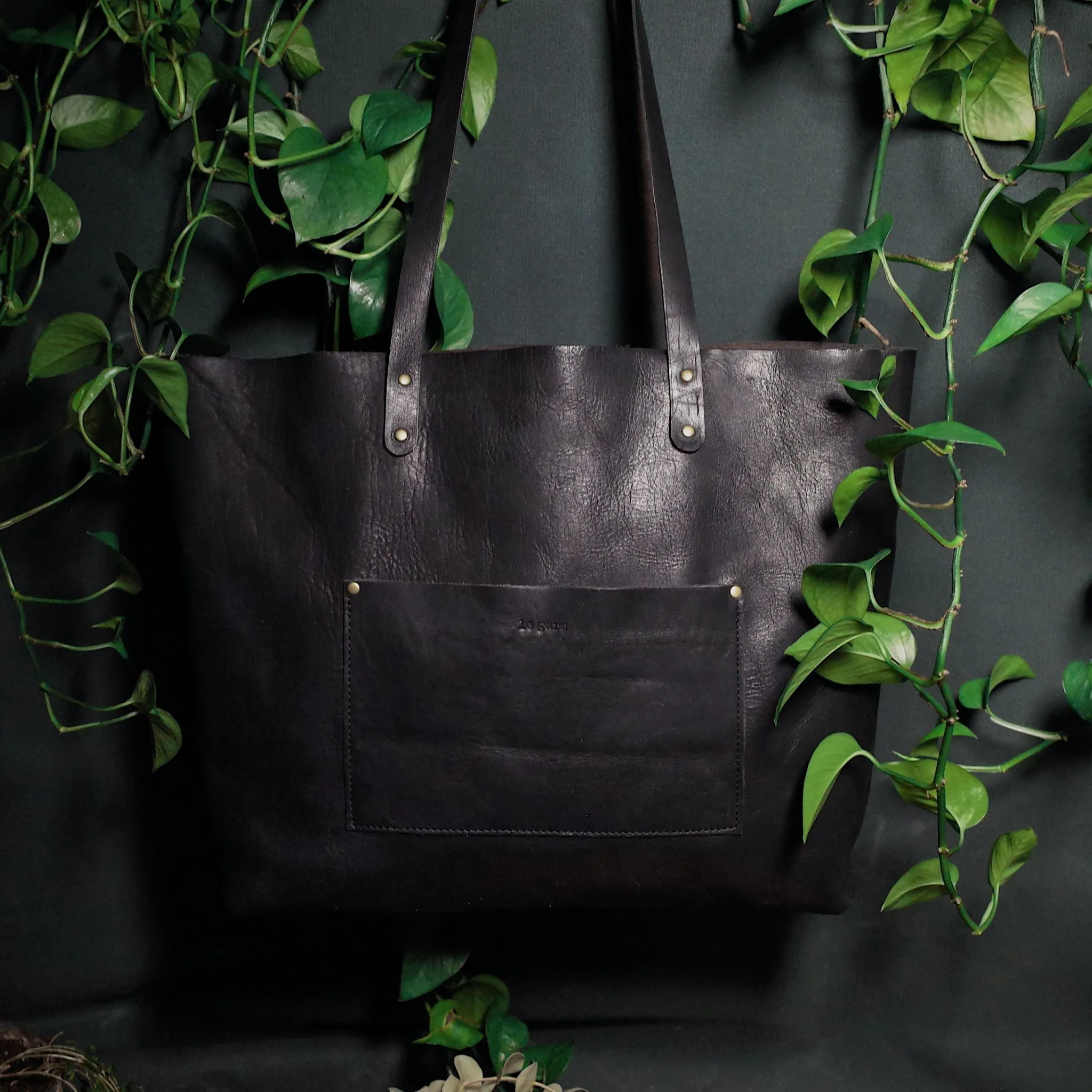 Dunham Leather Tote Bag – Black Edition