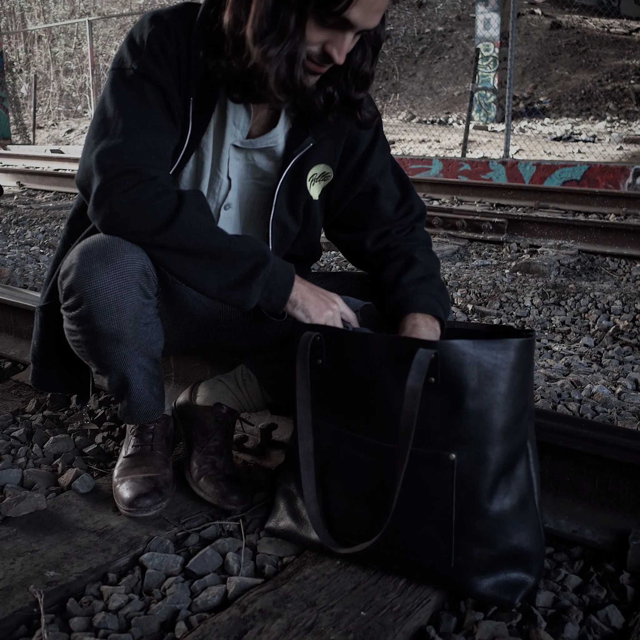 Dunham Leather Tote Bag – Black Edition