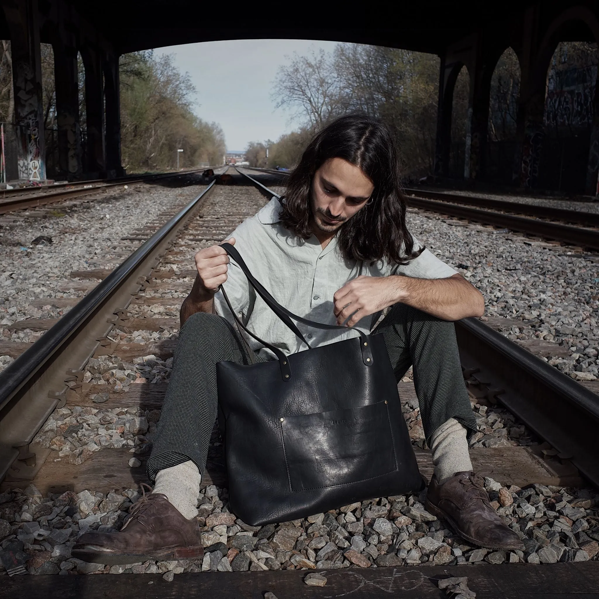 Dunham Leather Tote Bag – Black Edition