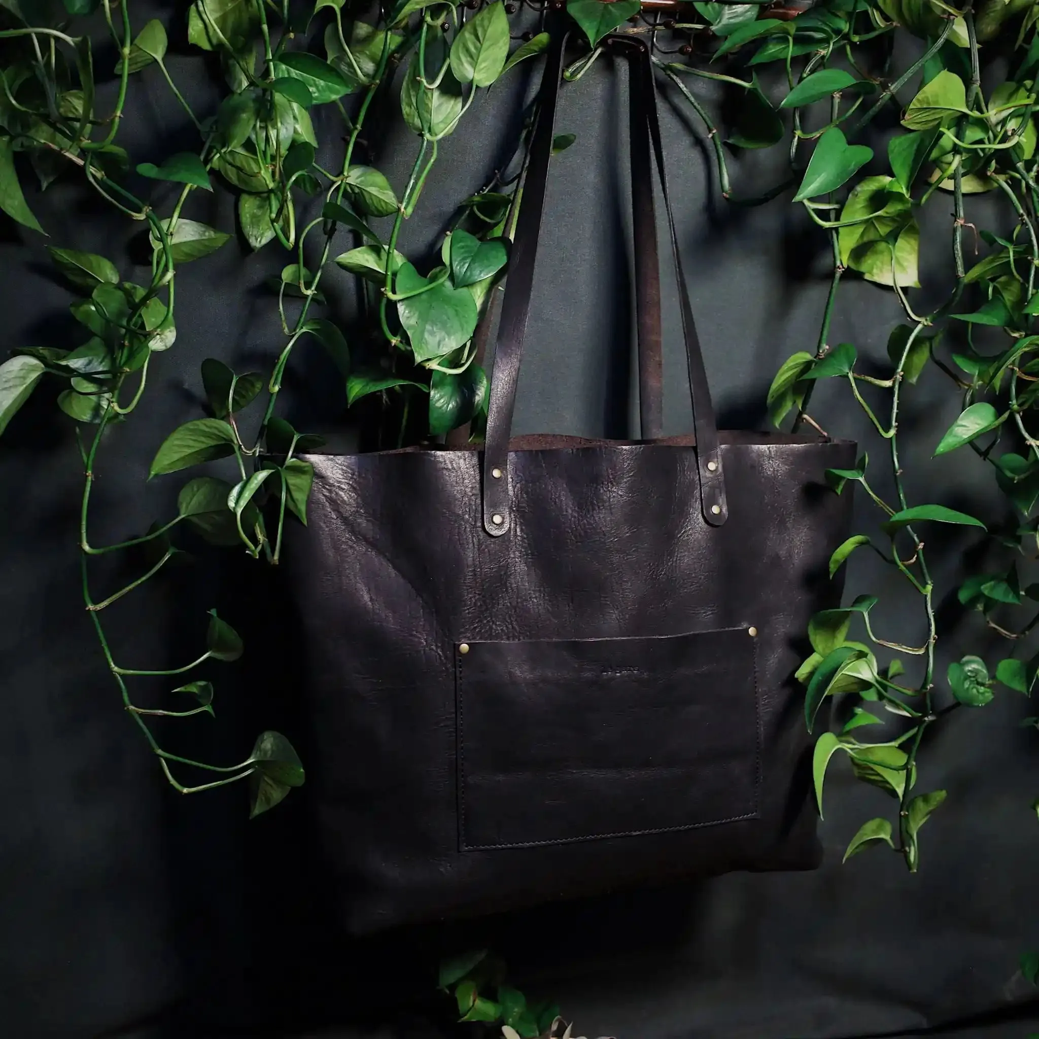 Dunham Leather Tote Bag – Black Edition