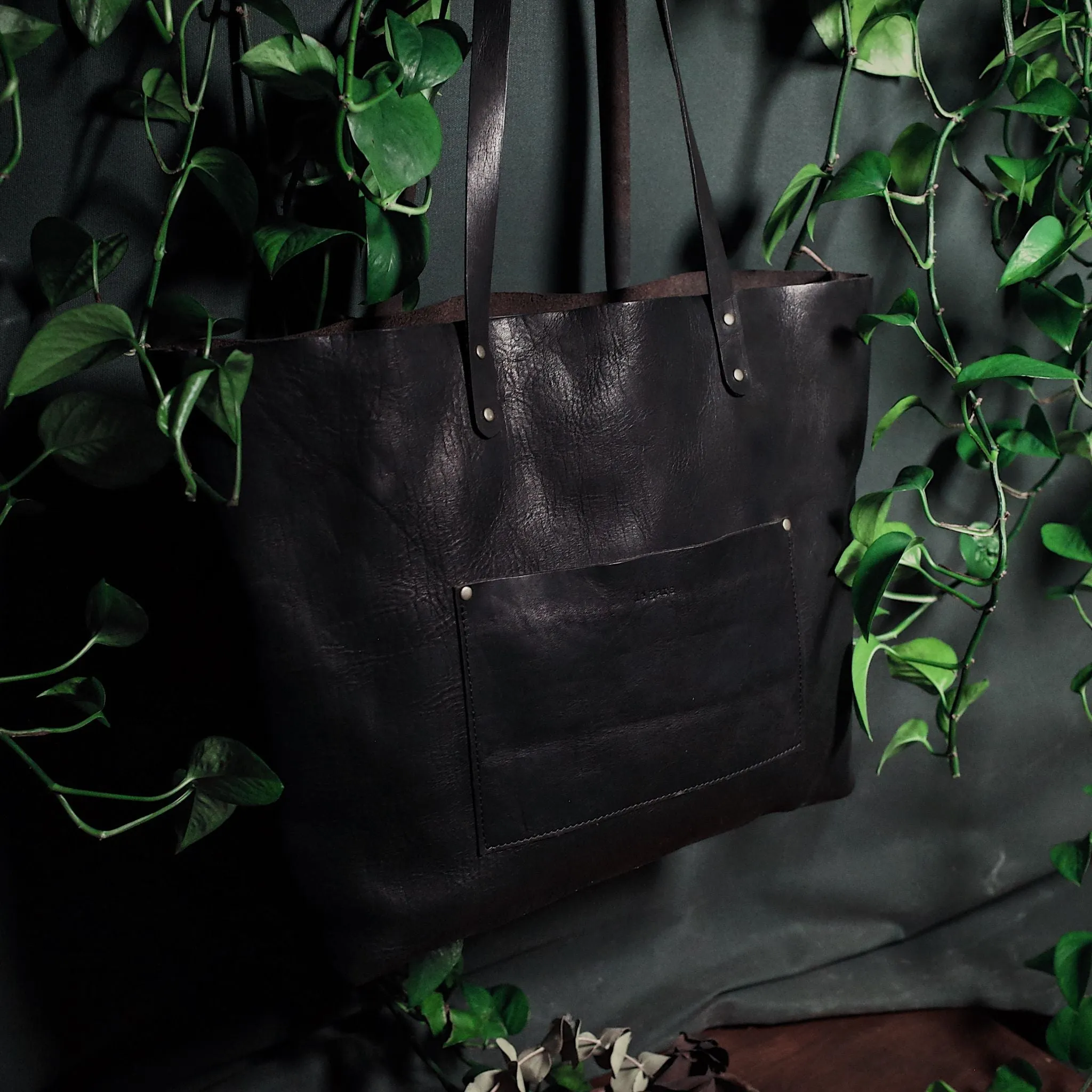 Dunham Leather Tote Bag – Black Edition