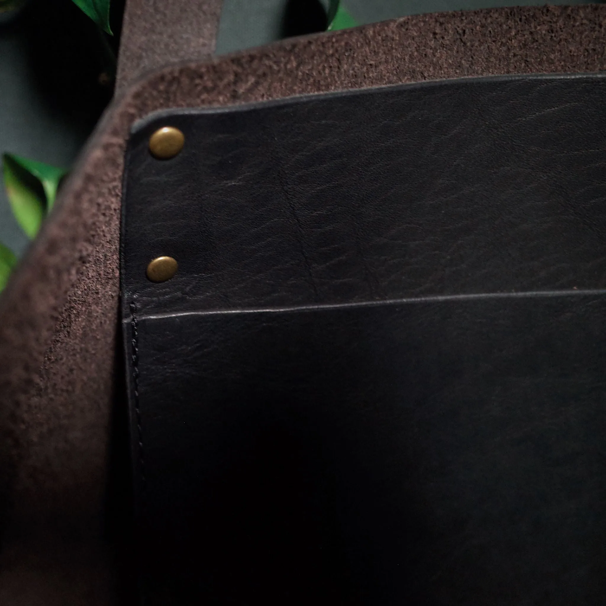 Dunham Leather Tote Bag – Black Edition