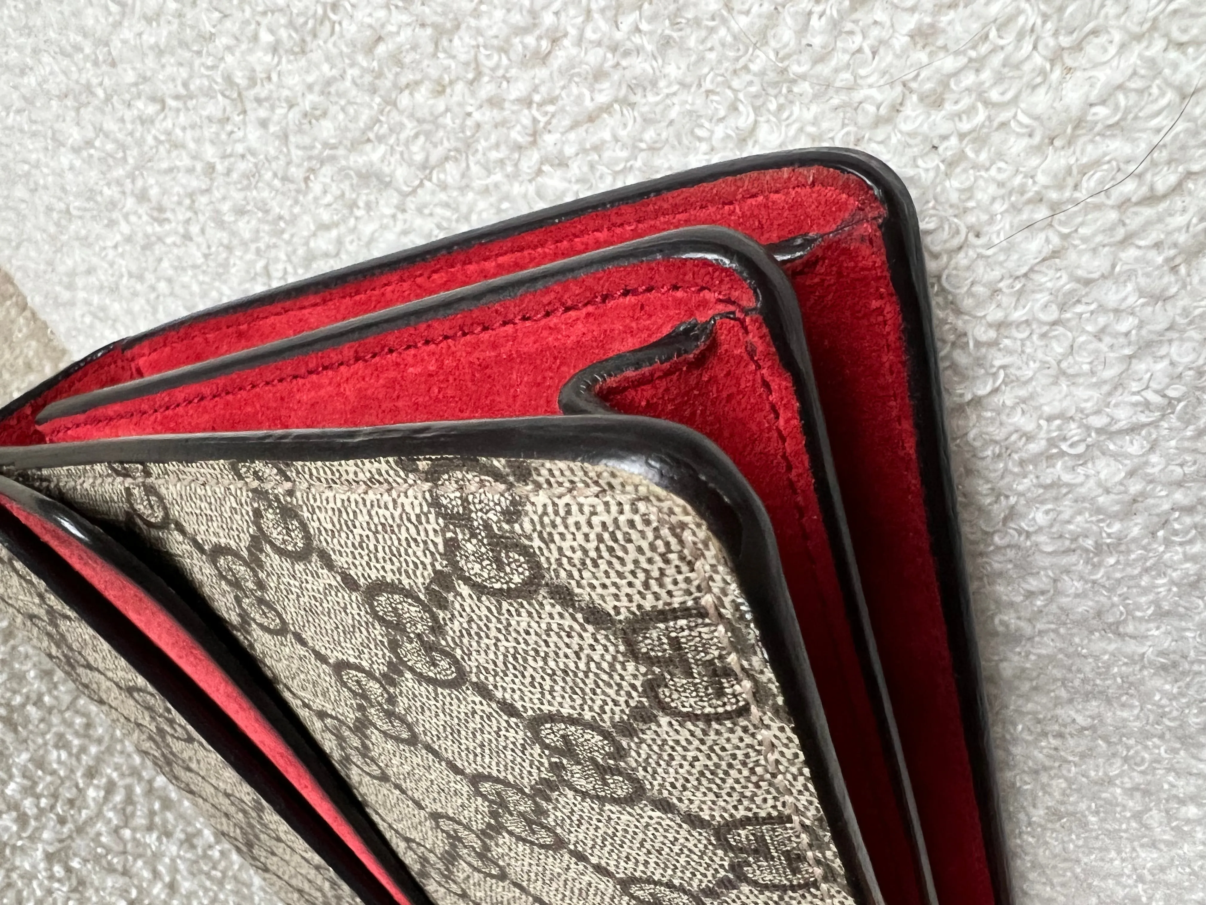 Gucci Dionysus GG Supreme Small Shoulder Bag (RRP £2,220)