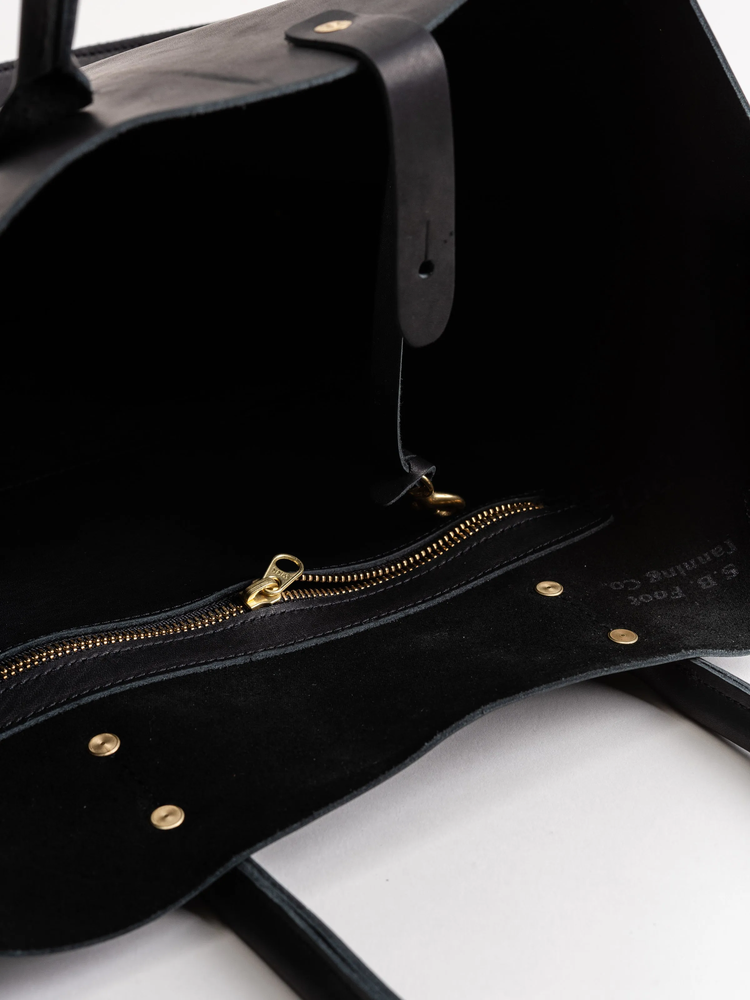 structured tote